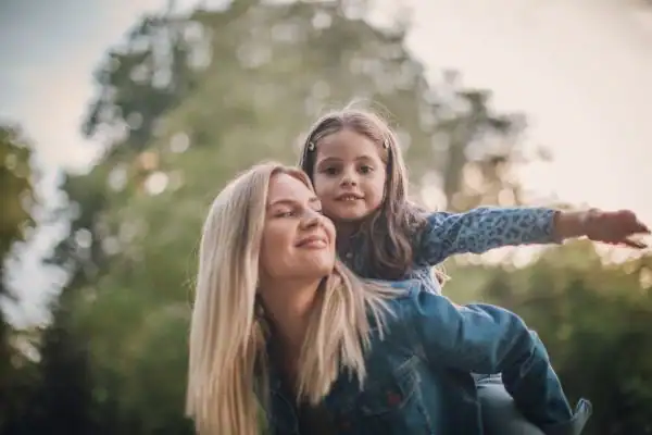 happy mum and daughter following mediation to resolve parental alienation Stevenage